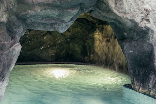 Erlebnisbad_Grotte_h